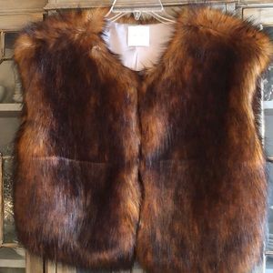 Amazing L faux fur vest